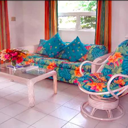 Dickenson Bay Cottages Cedar Grove Екстер'єр фото
