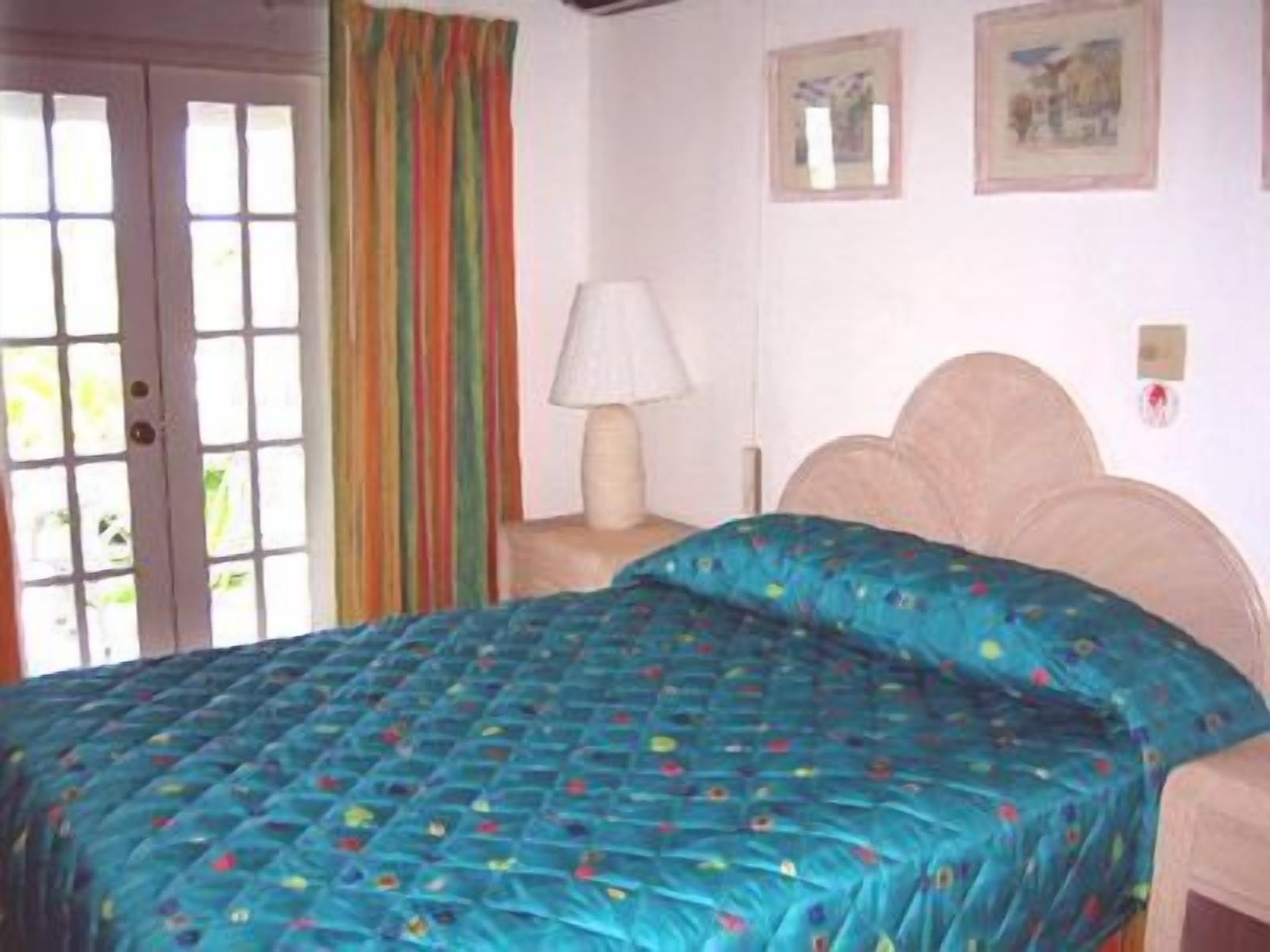 Dickenson Bay Cottages Cedar Grove Екстер'єр фото