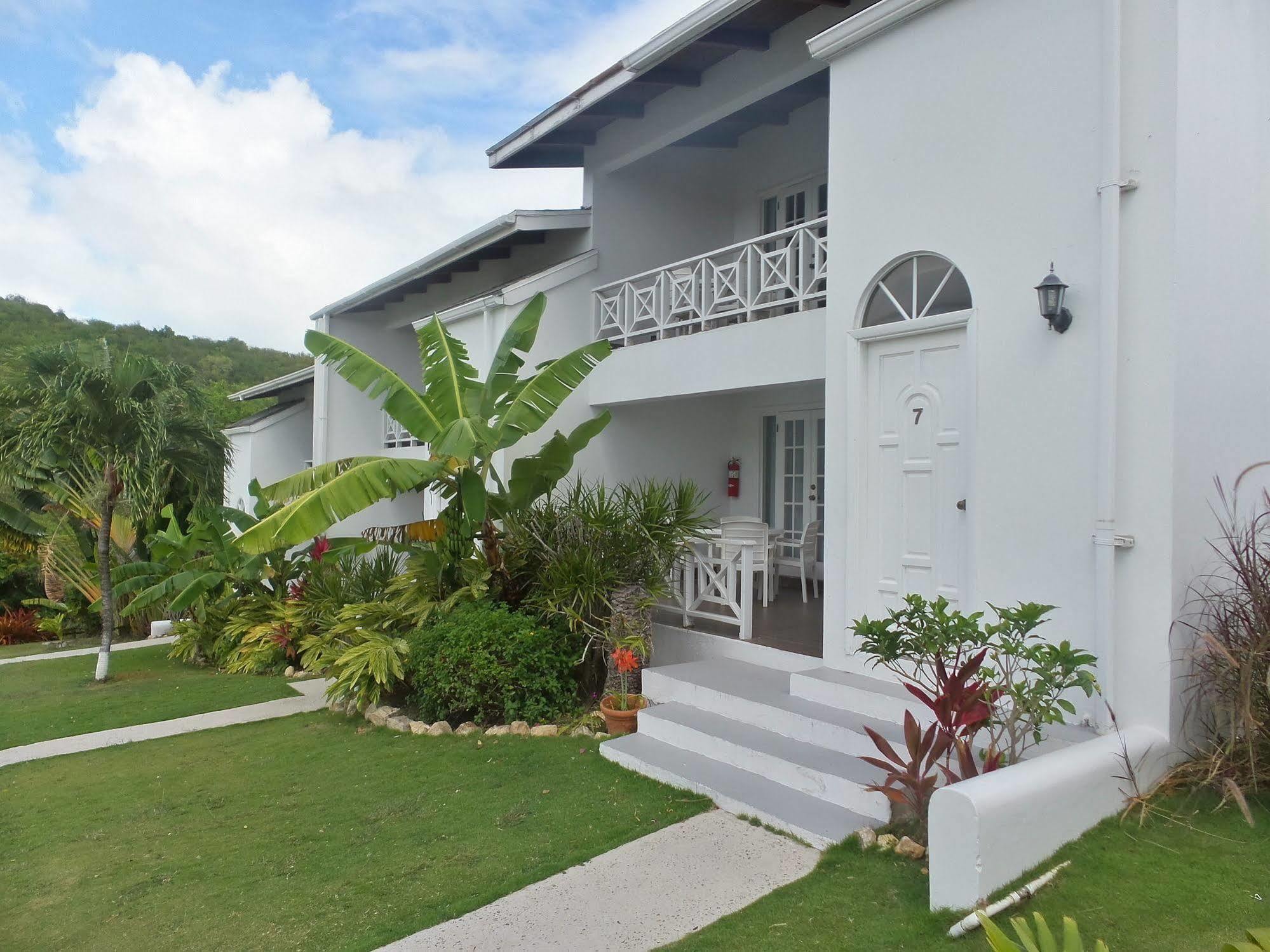 Dickenson Bay Cottages Cedar Grove Екстер'єр фото
