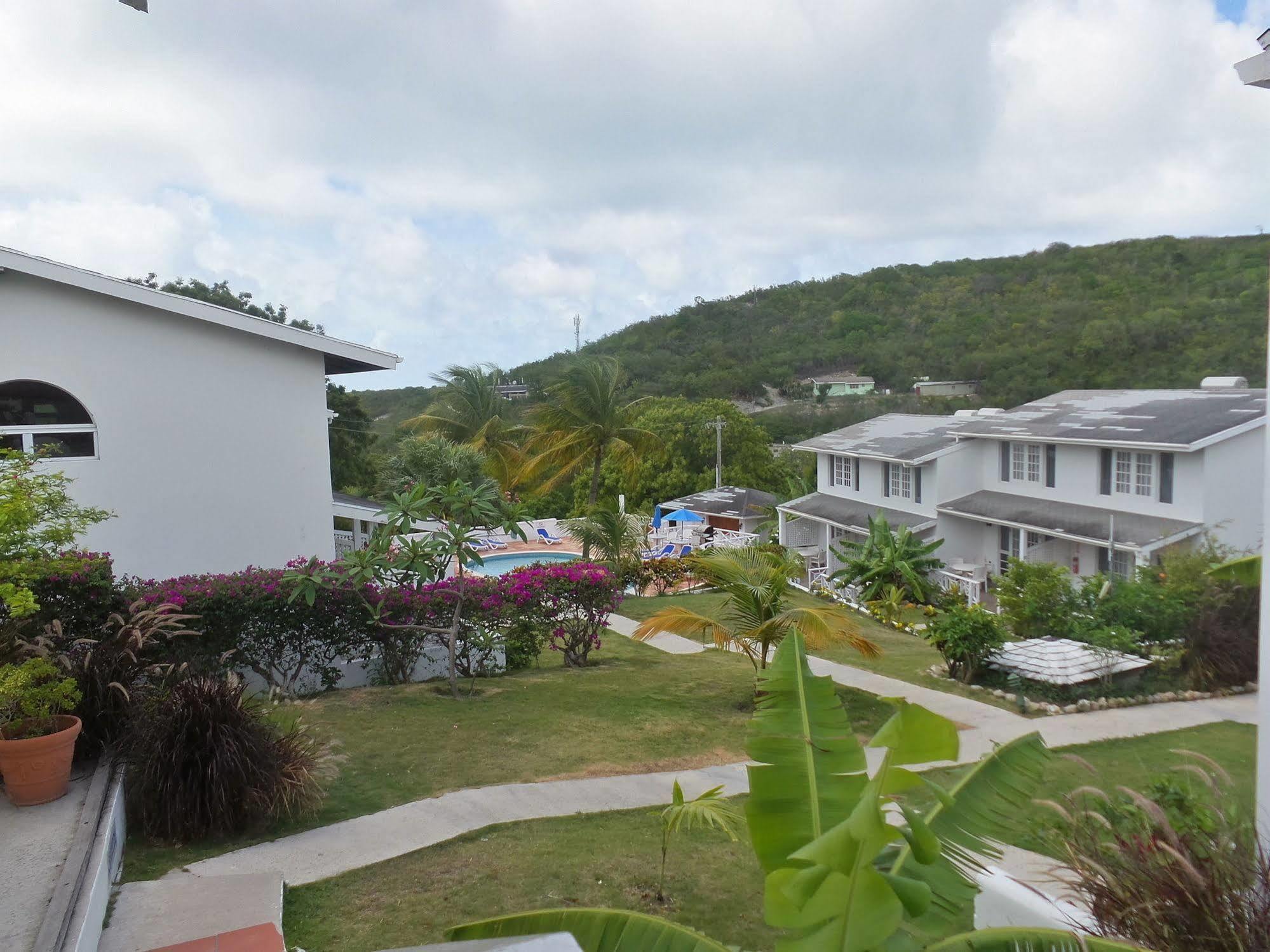 Dickenson Bay Cottages Cedar Grove Екстер'єр фото
