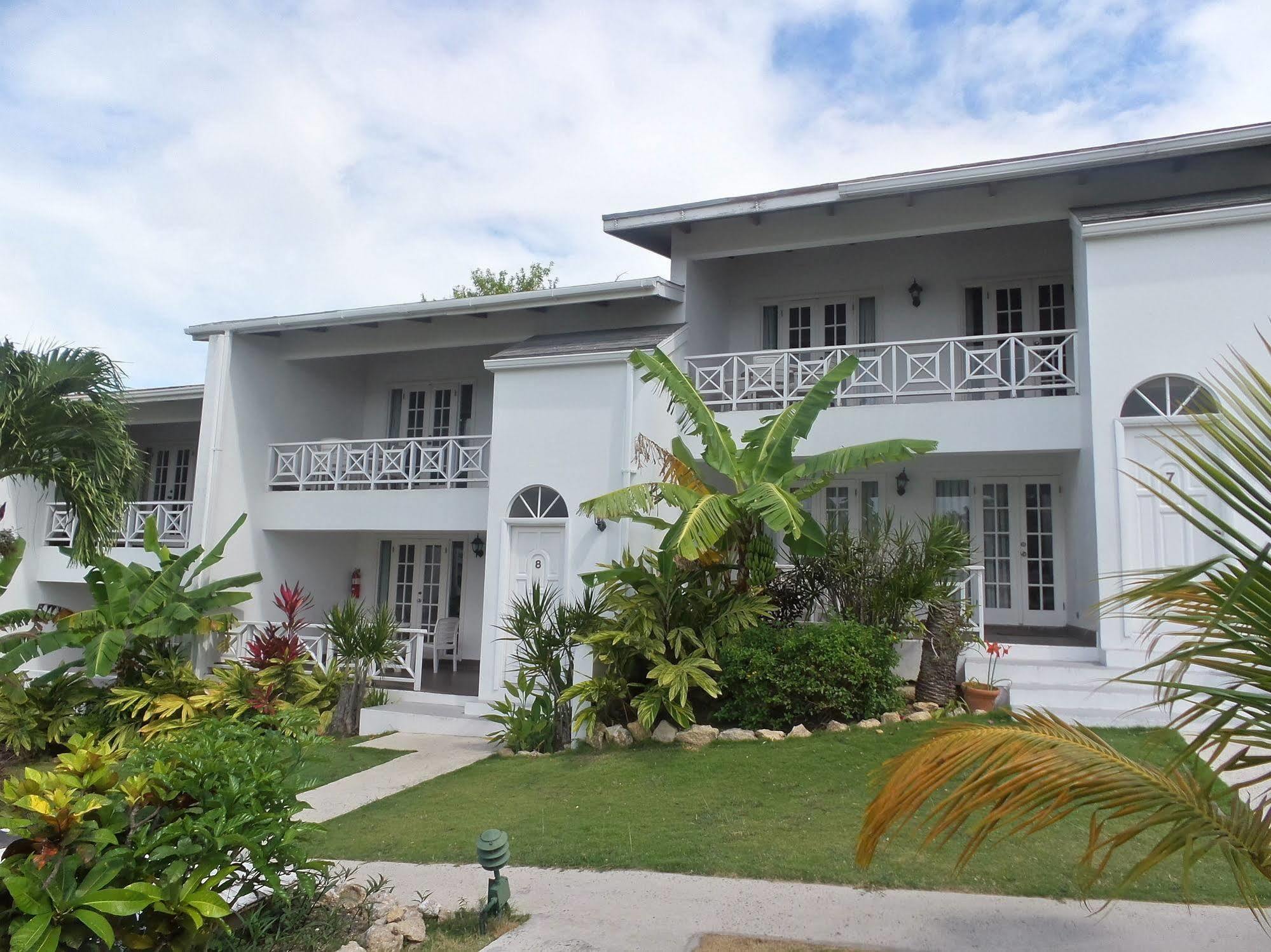 Dickenson Bay Cottages Cedar Grove Екстер'єр фото